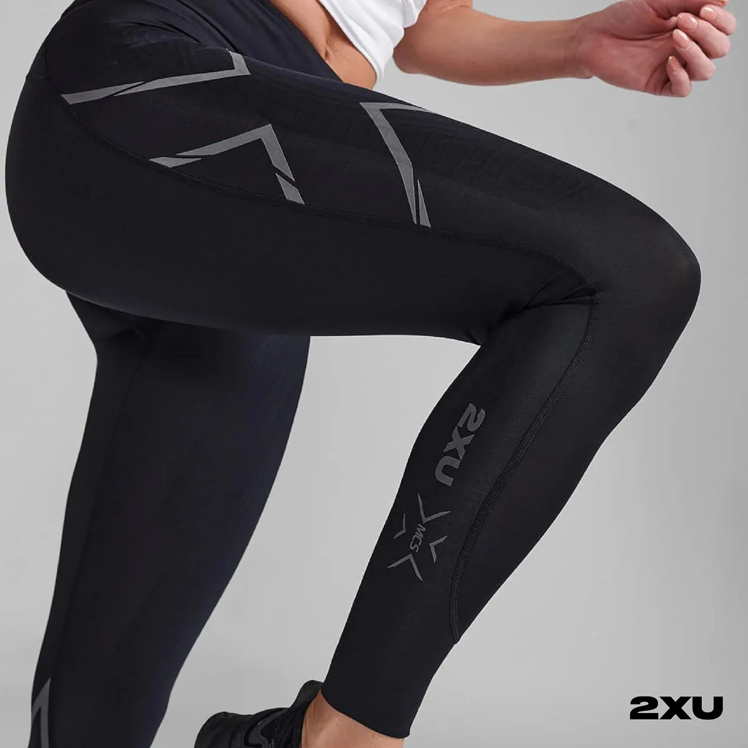 2XU Women's Light Speed Compression Tights - Lightweight & Flexible Support for Improved Running Performance